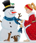 Engel und Kind schmücken Schneemann