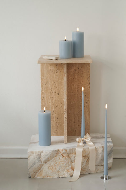 Stumpenkerze dusty blue LED ester & eric